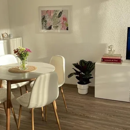 Apartment Zentrale, 55m2, Helle 2 Whg Naehe Messe *