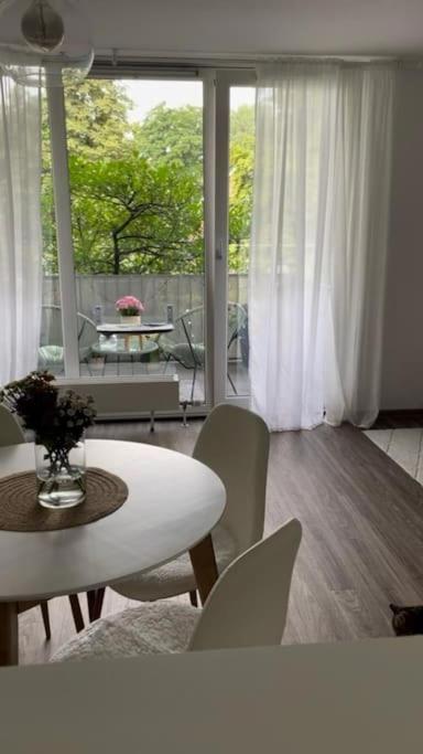 Appartement Zentrale, 55m2, Helle 2 Whg Naehe Messe *