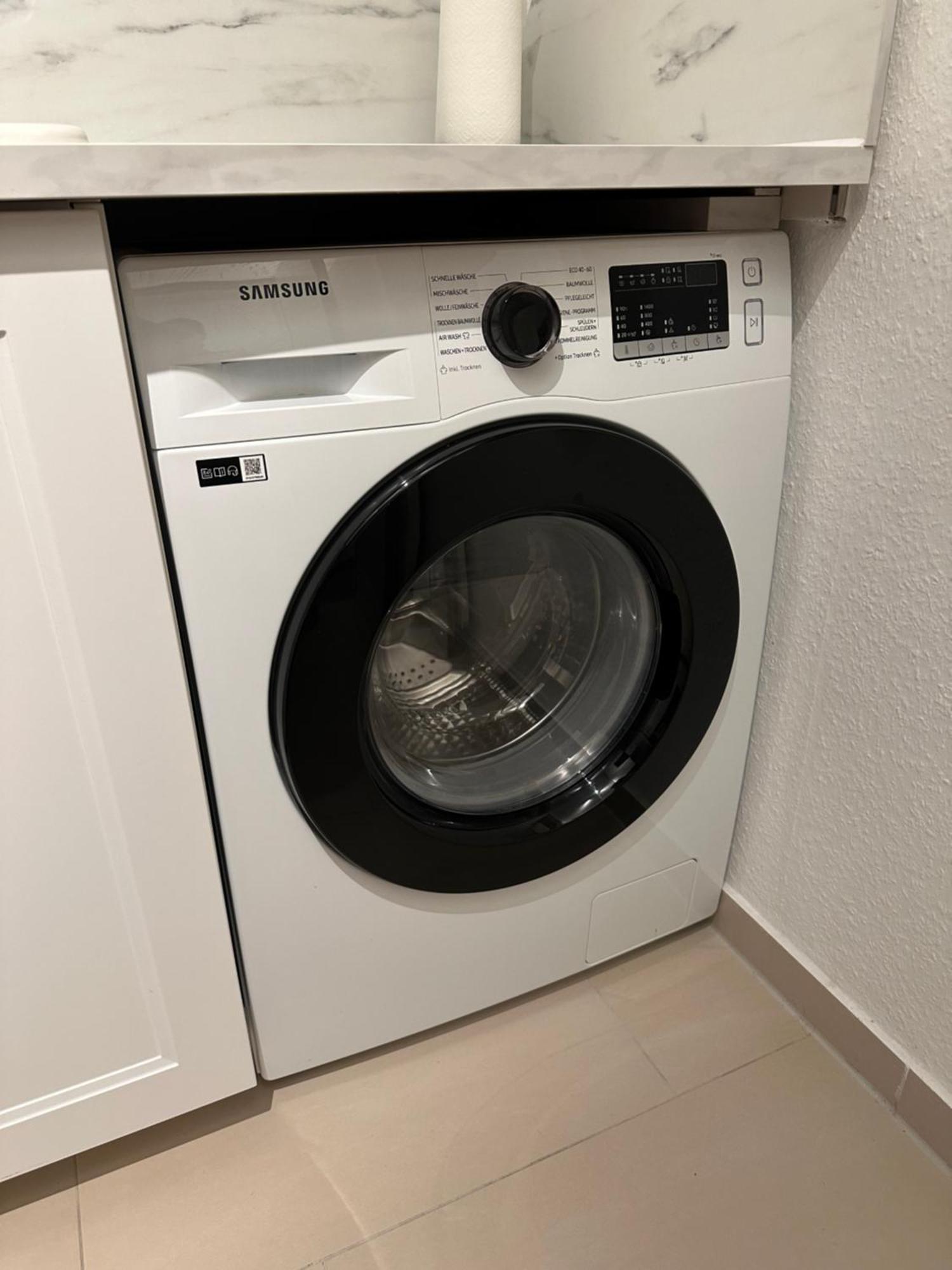 Zentrale, 55m2, Helle 2 Whg Naehe Messe Appartement Düsseldorf